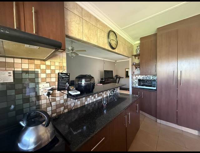 3 BEDROOM HOUSE FOR SALE IN VANDERBIJLPARK SE 1